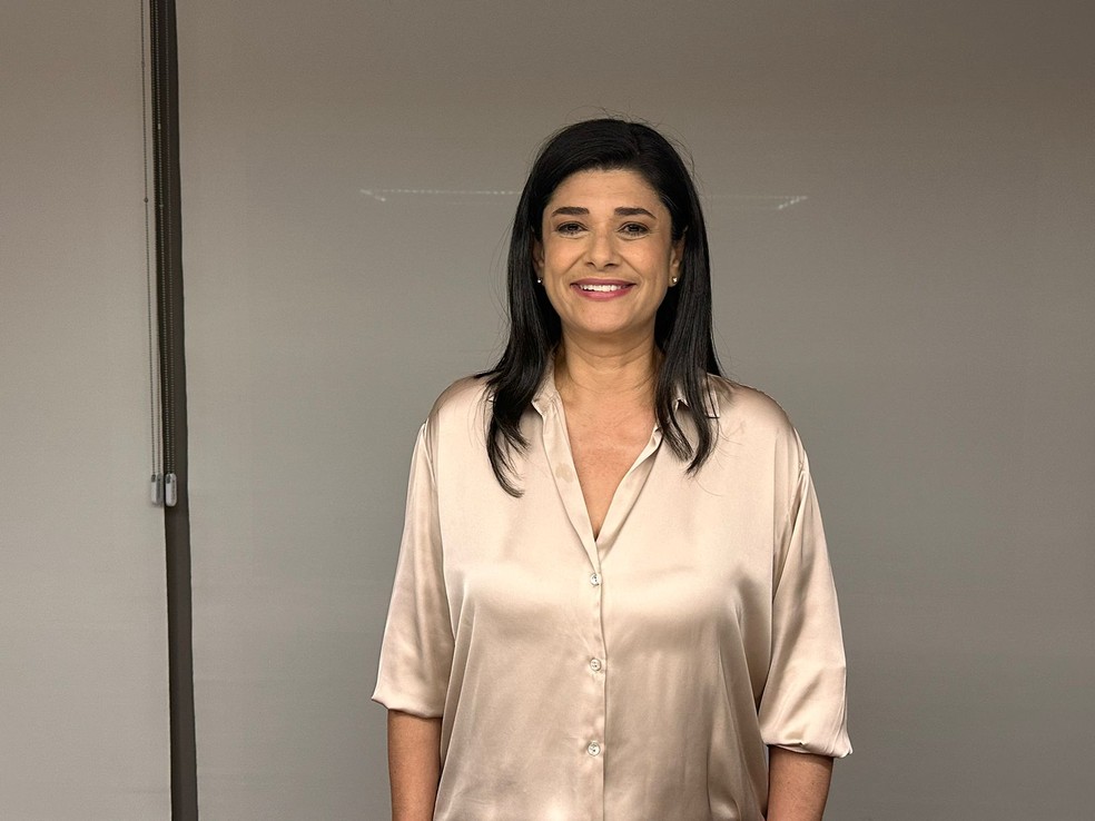 Rose Modesto (União) chega para o debate da TV Morena em Campo Grande — Foto: TV Morena/ Divulgação