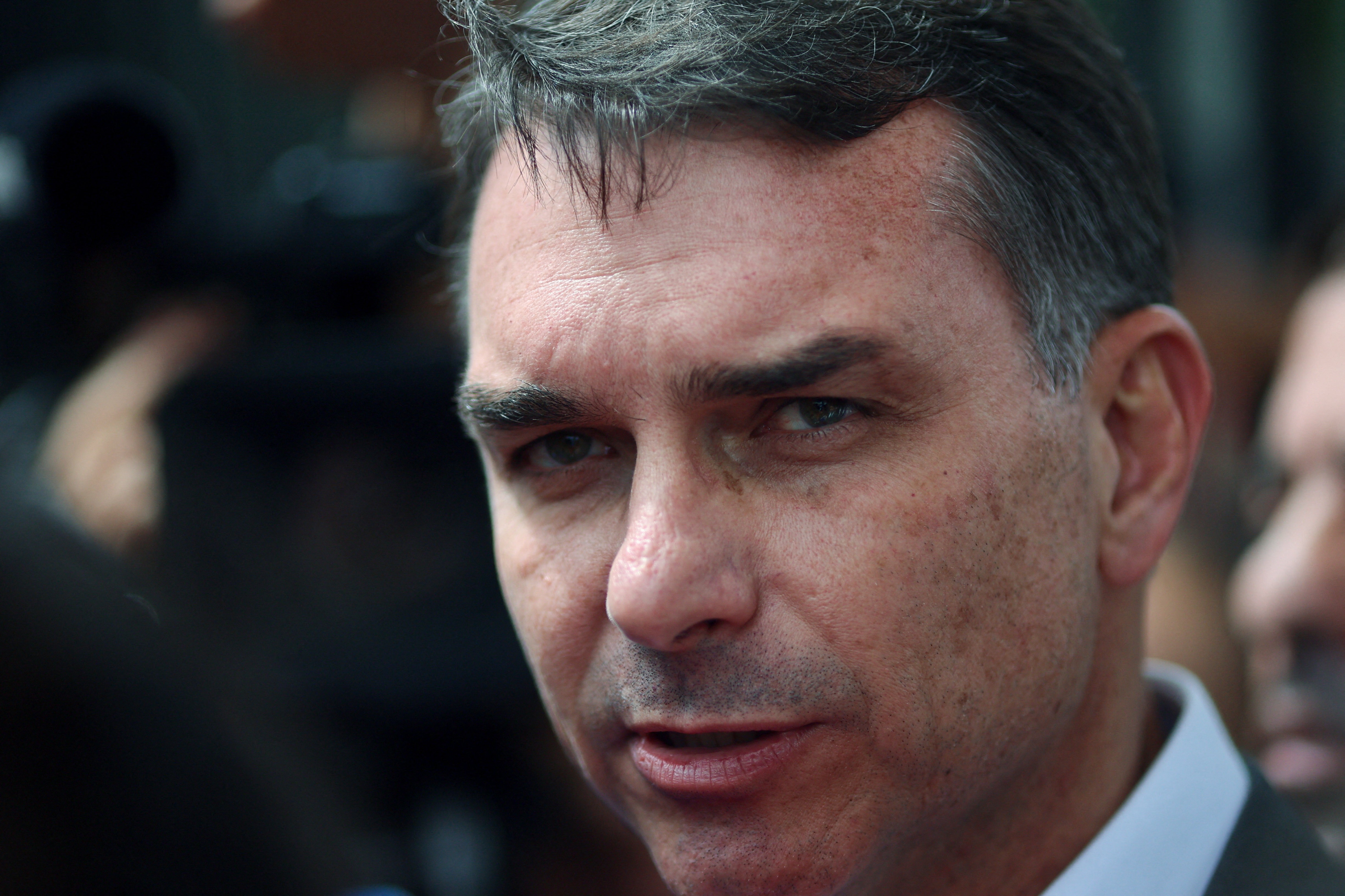 Flávio Bolsonaro diz que pré-candidatura à Presidência é irreversível: 'Não vamos voltar atrás'