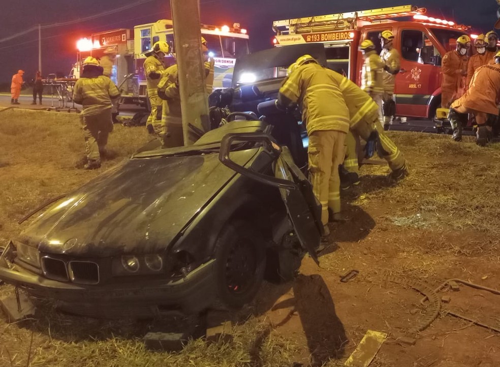 Quatro pessoas ficaram feridas — Foto: Corpo de Bombeiros do Distrito Federal