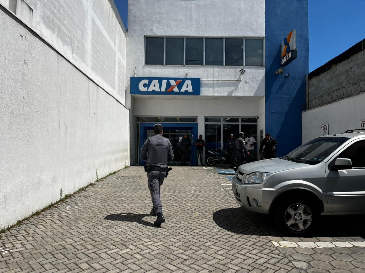 Assalto a banco em Suzano: gerente grava vídeo com arma na cabeça