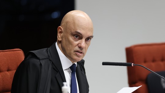 Moraes vota para manter ação penal contra Ramagem por três crimes