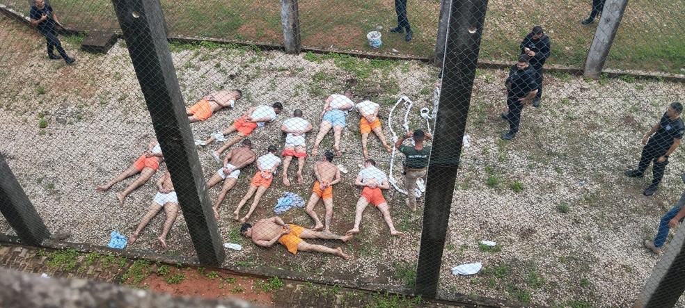 Policiais penais frustram fuga de 12 presos da Unidade Prisional 3, em Itaitinga. — Foto: Reprodução