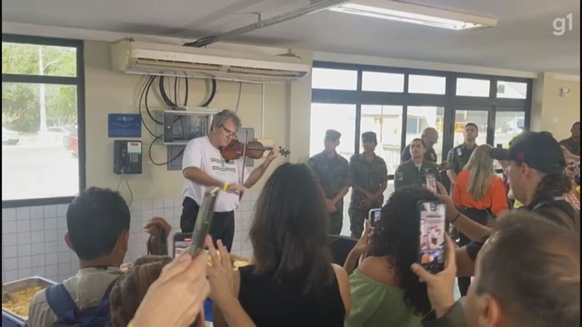 Un athlète de Ribeirão Preto arrive au Brésil sur le troisième vol FAB quittant Israël : « Tout va bien » |  Ribeirão Preto et Franca