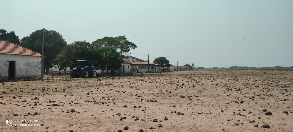 Propriedade onde os animais foram encontrados debilitados e enfrentando a seca — Foto: Polícia Militar Ambiental (PMA)/Reprodução