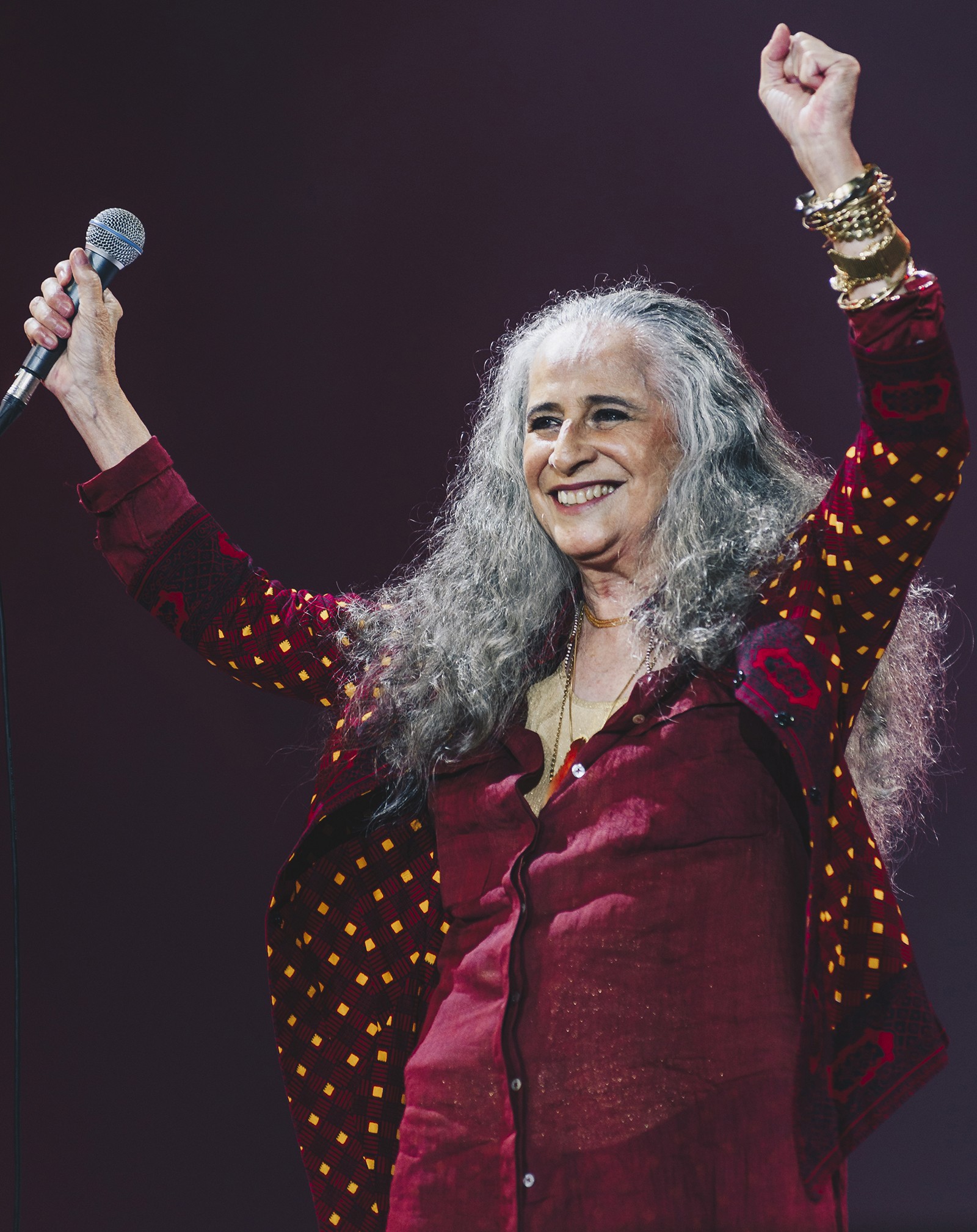 Maria Bethânia estreia em setembro, no Rio, o show dos 60 anos de carreira