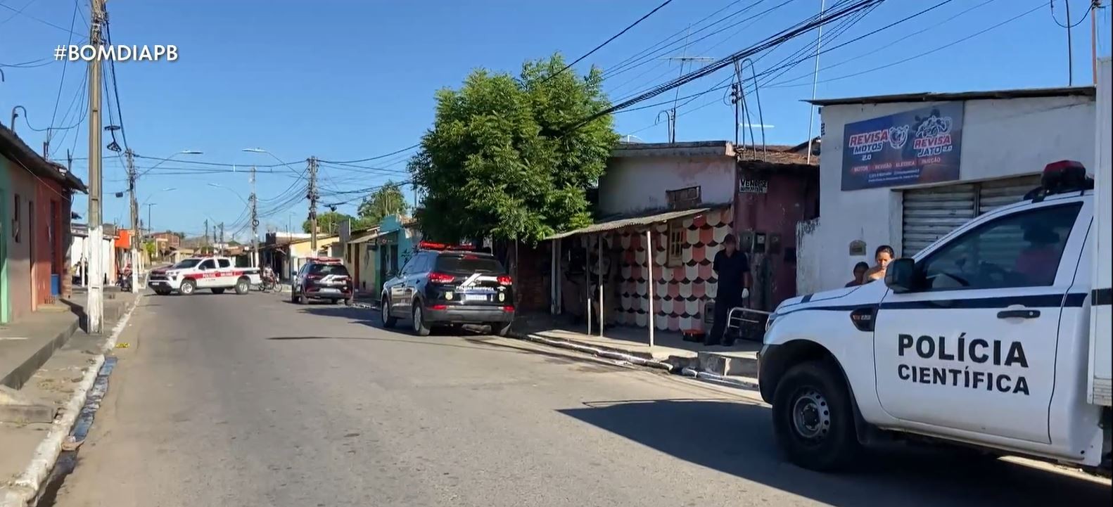 Homem tem casa invadida e é morto a tiros em Pedras de Fogo, PB