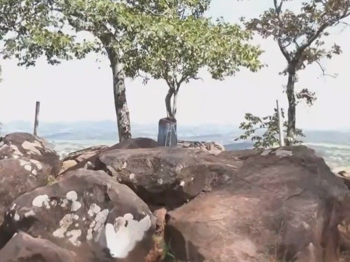 Cruz de 5,5 metros e 200 kg é serrada e furtada no Morro da Gurita, em Divinópolis