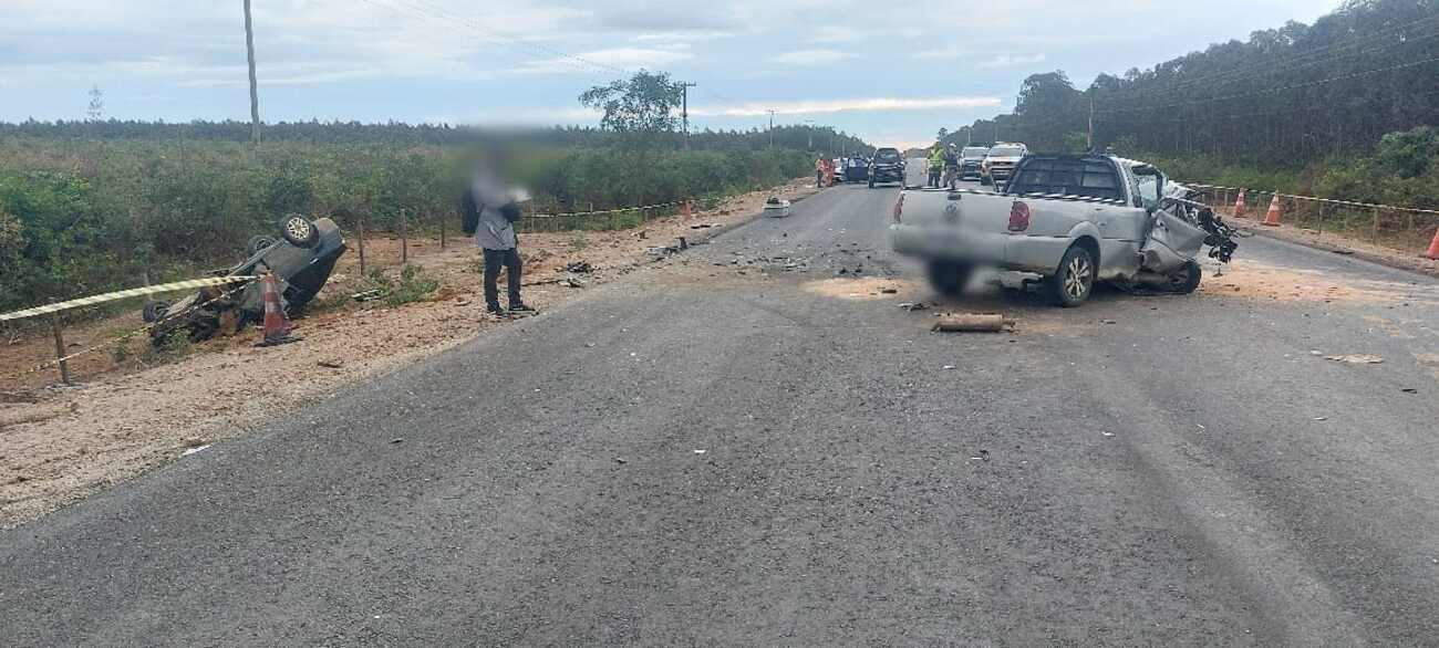 Dois motoristas morrem após acidente na LMG-626