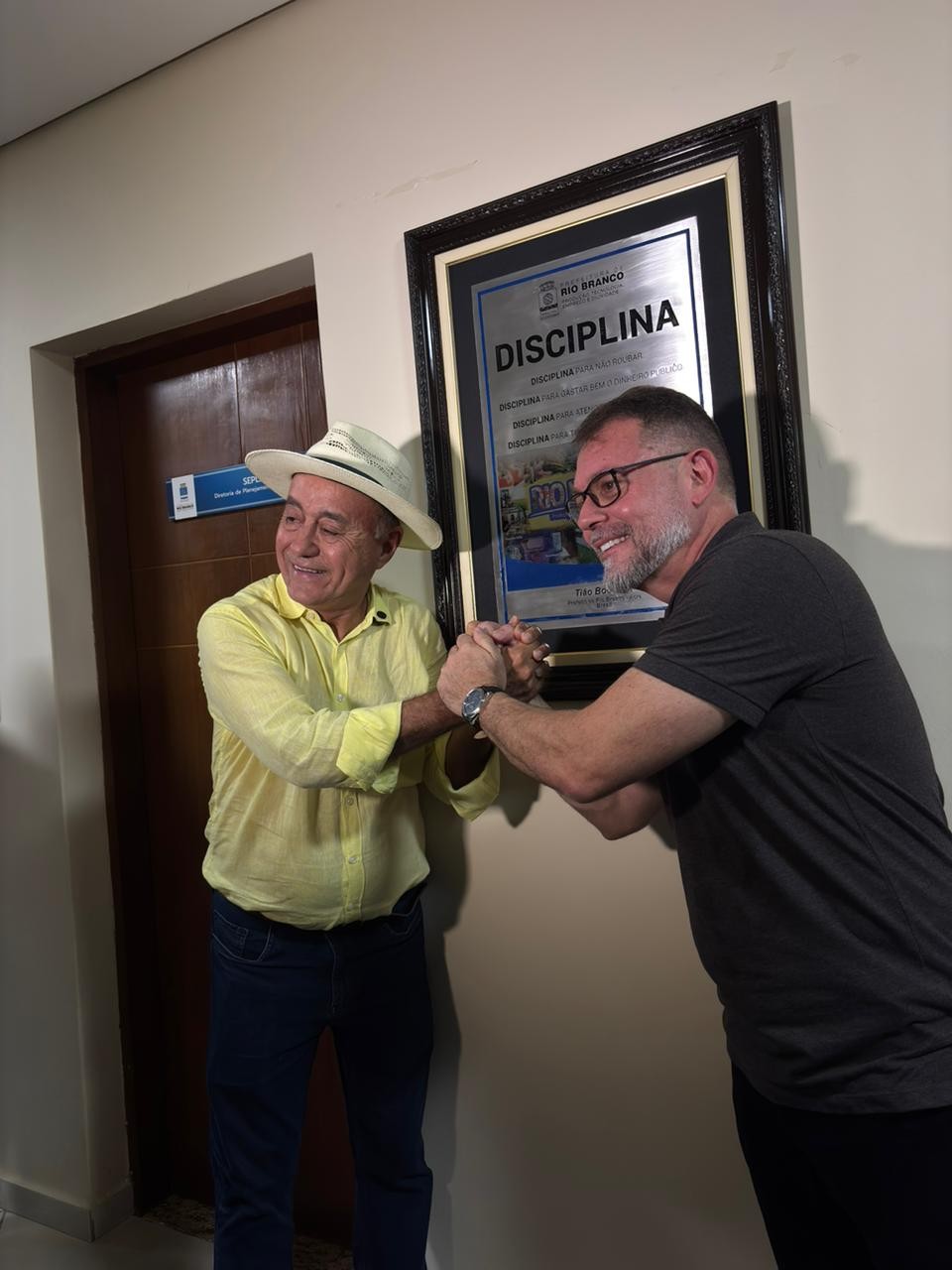 Alysson Bestene assume Prefeitura de Rio Branco após renúncia de Bocalom