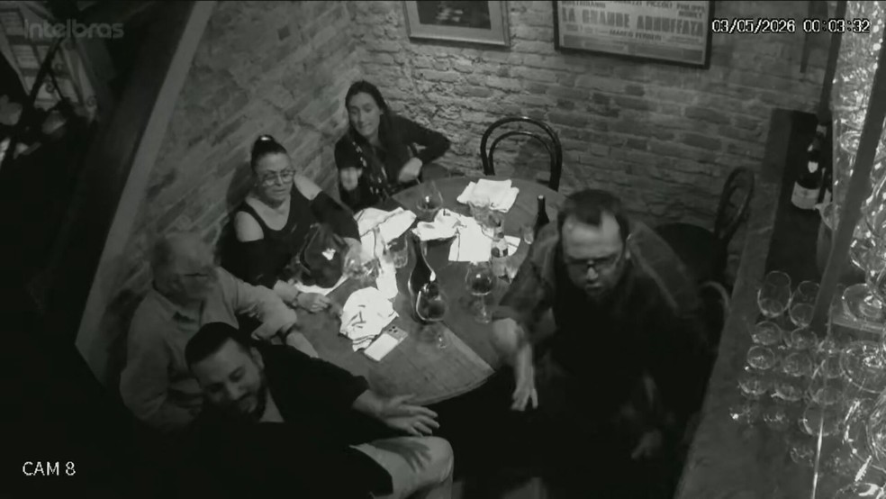 Amigos de Ed Motta no Restaurante Grado — Foto: Reprodução/TV Globo