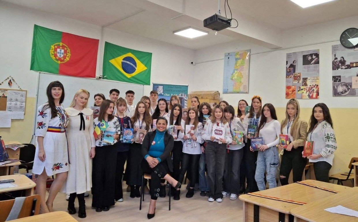 Escritora de Cabo Frio vai representar o Brasil em feira literária na Romênia