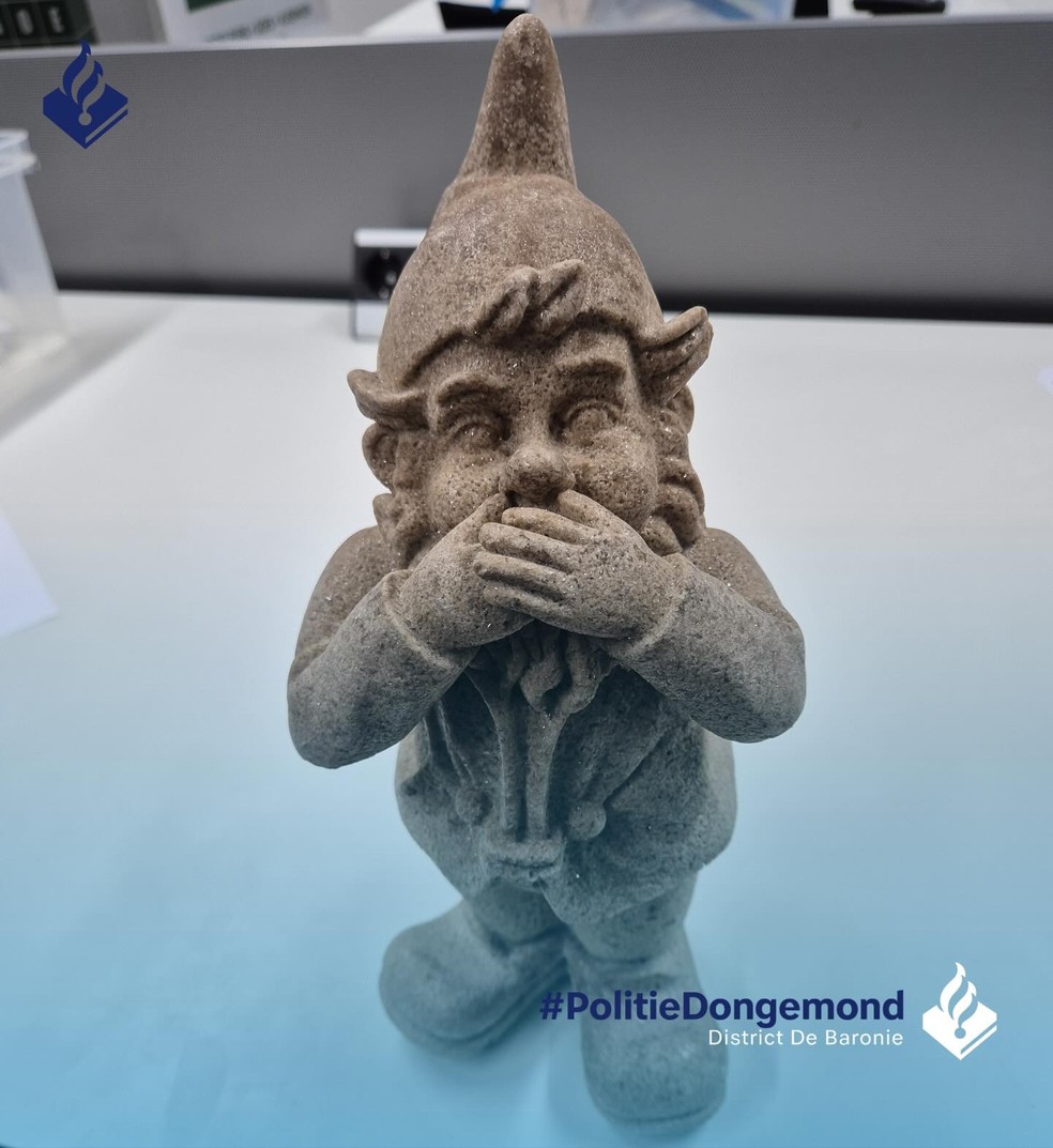 Polícia de cidade holandesa encontra estátua de gnomo de 2 quilos feita de ecstasy — Foto: Divulgação/Politie Dongemond