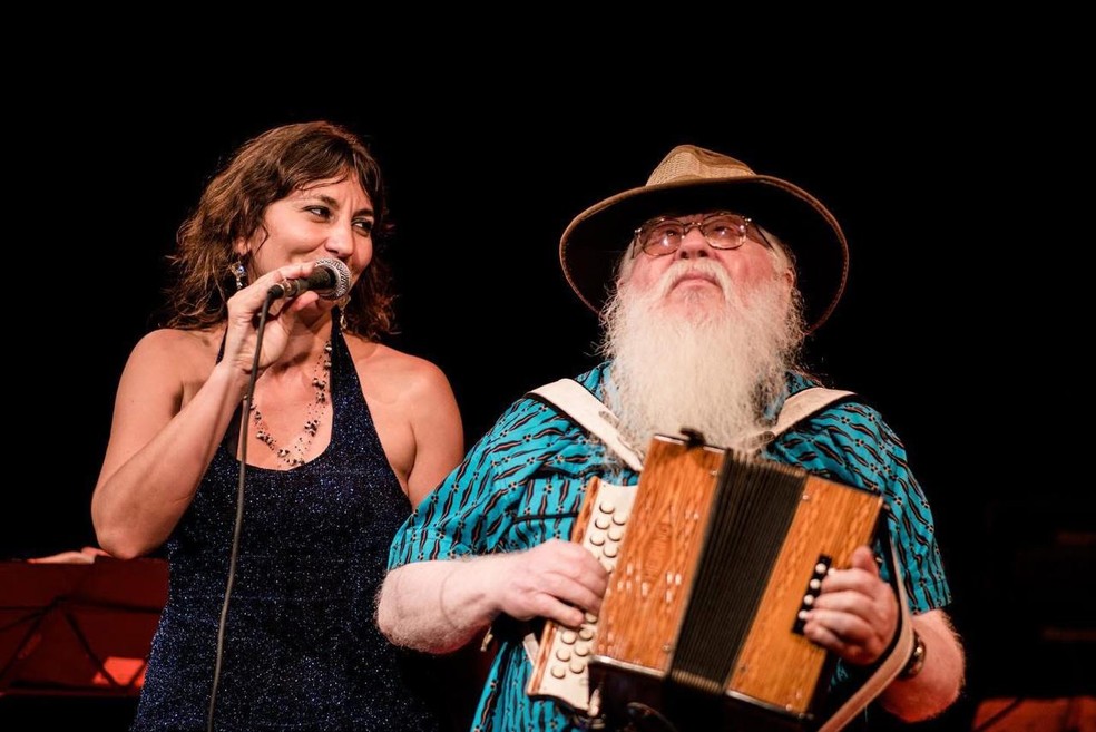 História da gaúcha Aline Morena com o alagoano Hermeto Pascoal começou a se desenhar no Paraná — Foto: Arquivo Pessoal/Aline Morena