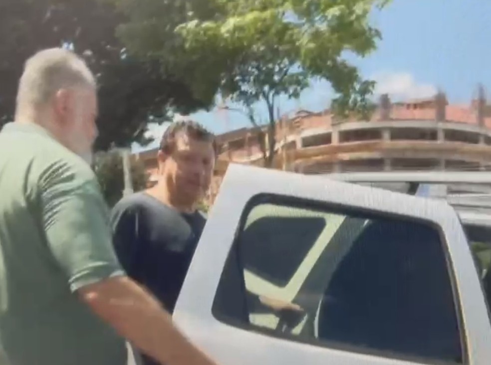 Carlos Alberto Gomes Bezerra é acusado de premeditar e assassinar a ex dele, Thays Machado, de 44 anos, e do namorado dela — Foto: TV Centro América