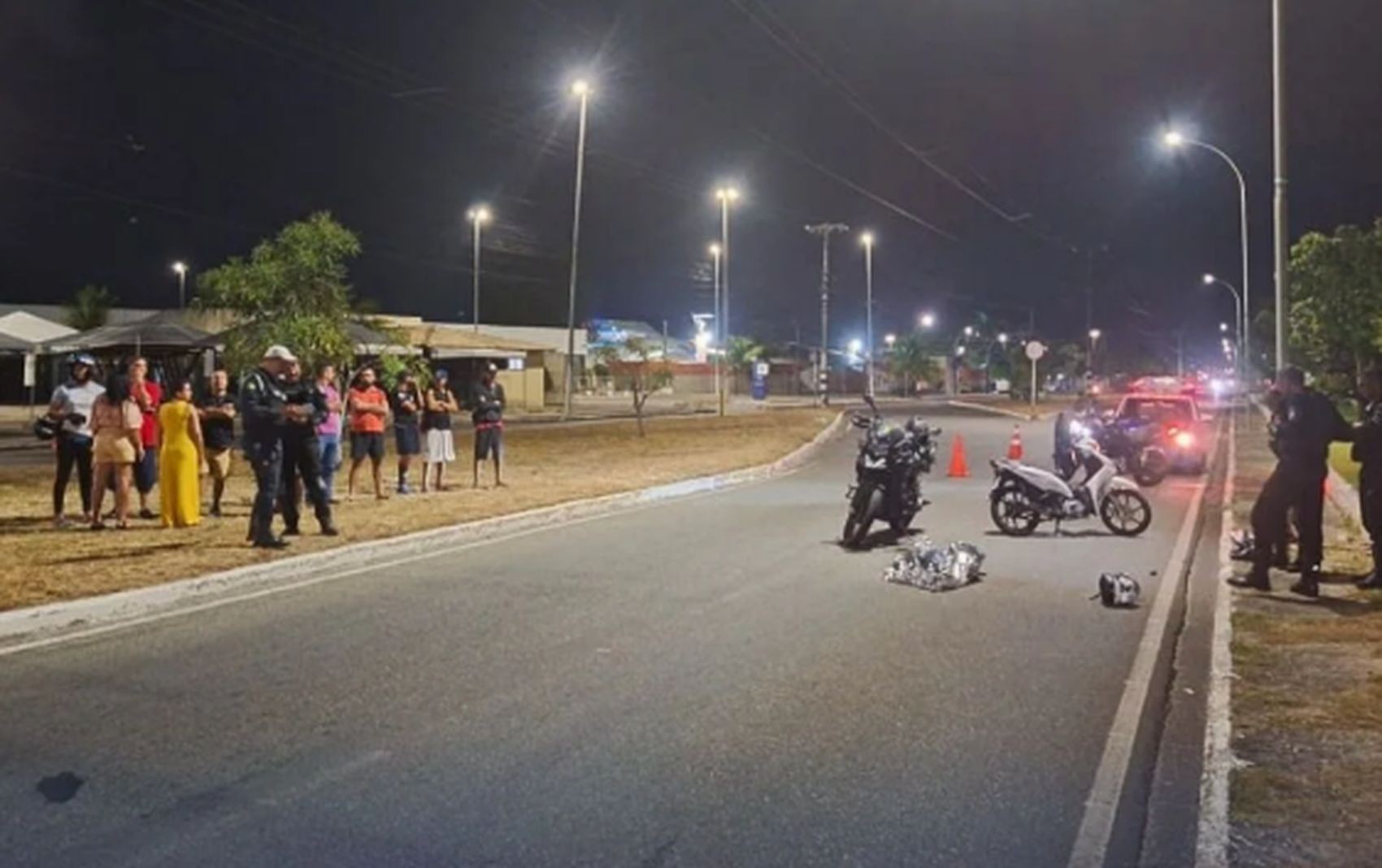 Mulher morre após acidente e motociclista é detido após teste do bafômetro em Aracaju