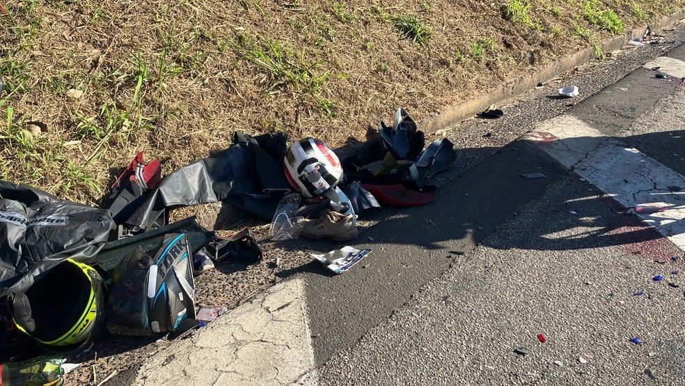 Acidente envolvendo grupo de motociclistas deixa três mortos na Rodovia Santos Dumont em Campinas  — Foto: Júnia Vasconcelos/EPTV 