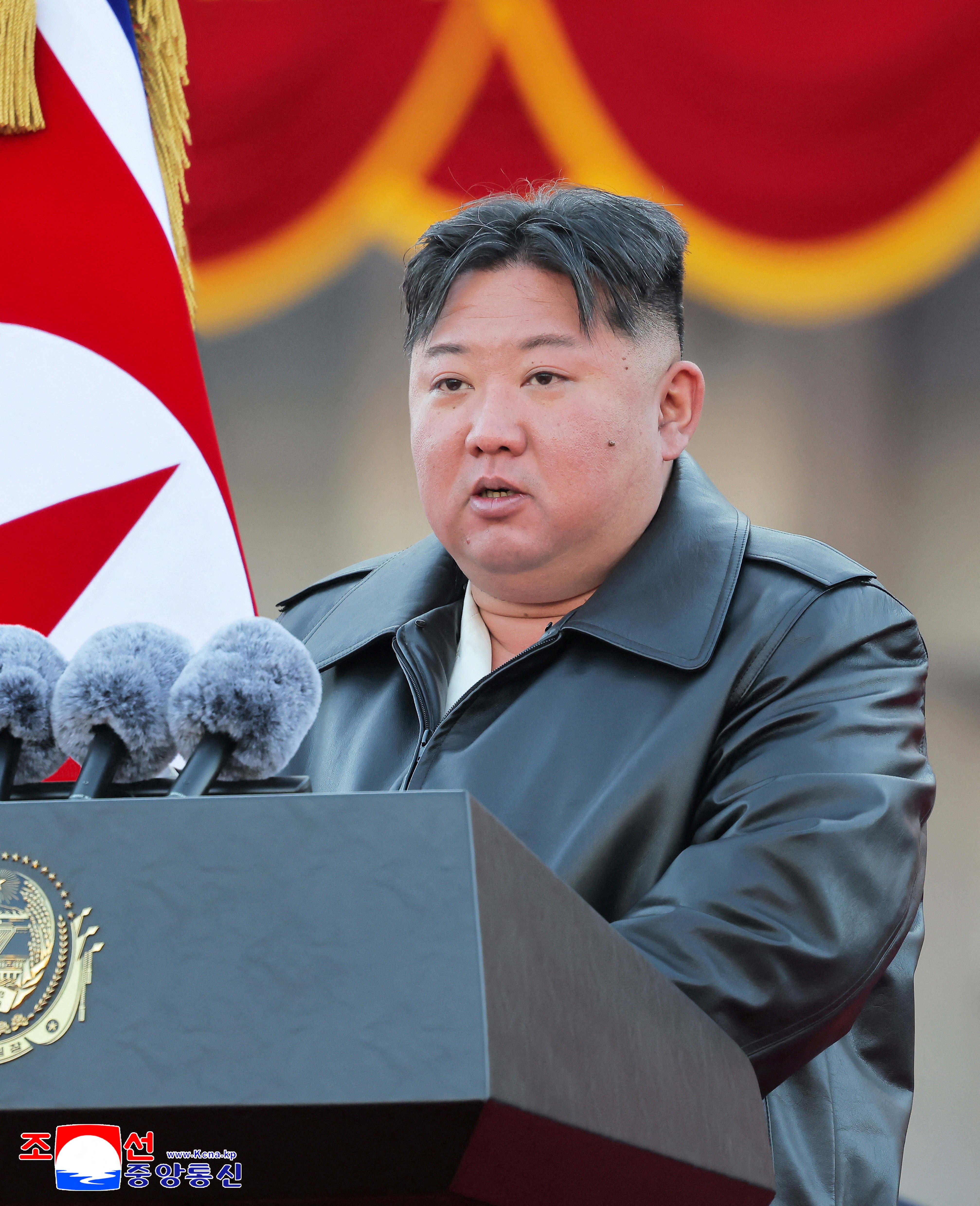 Coreia do Norte: Kim Jong-un apresenta novo lançador nuclear e sugere que arma impede até 'proteção de Deus'