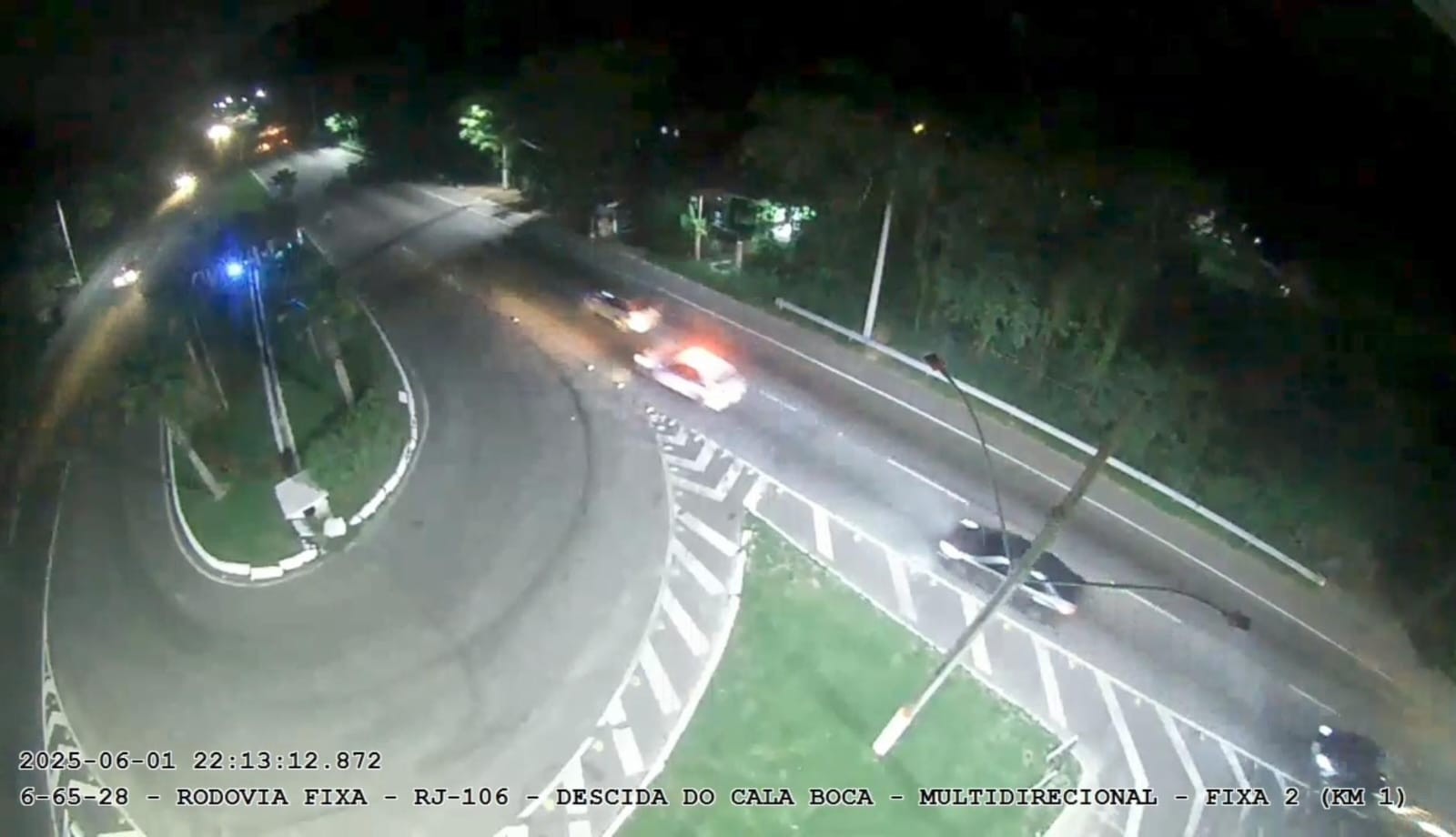 Vídeo mostra perseguição policial a assaltantes na RJ-106, em Maricá