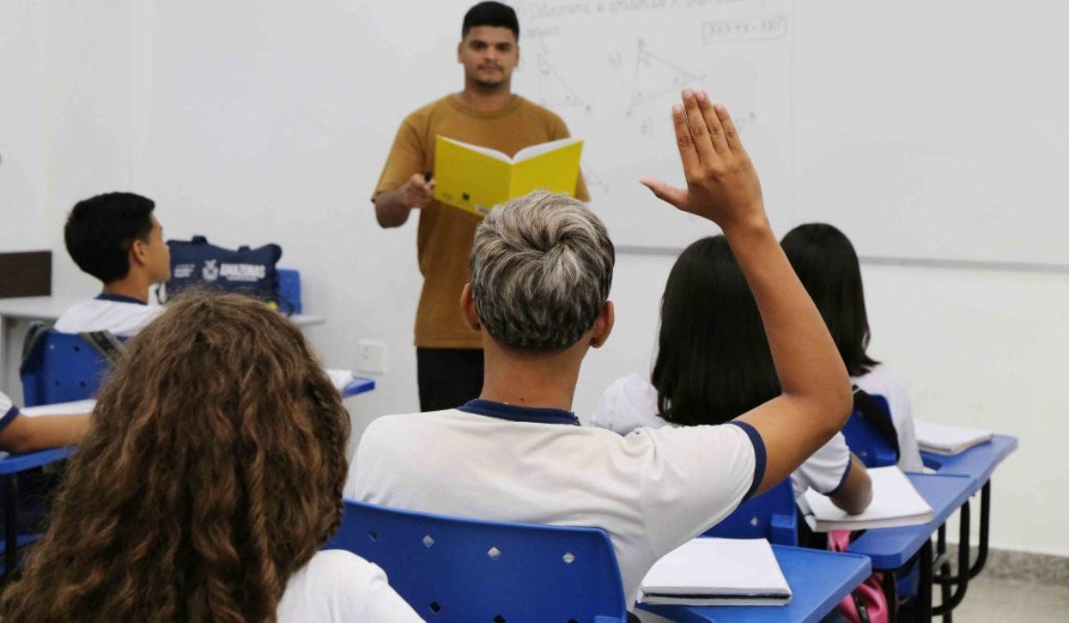 Amazonas : Bolsa Mais Professores tem auxílio de R$ 2 , 1 mil