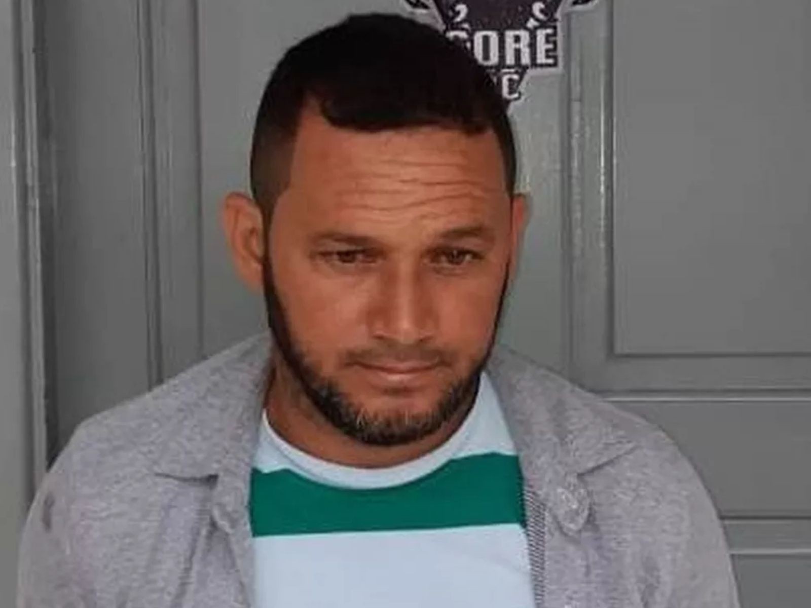 Absolvido pela morte de três adolescentes em 2018, homem é preso por acumular condenações em outros crimes no AC