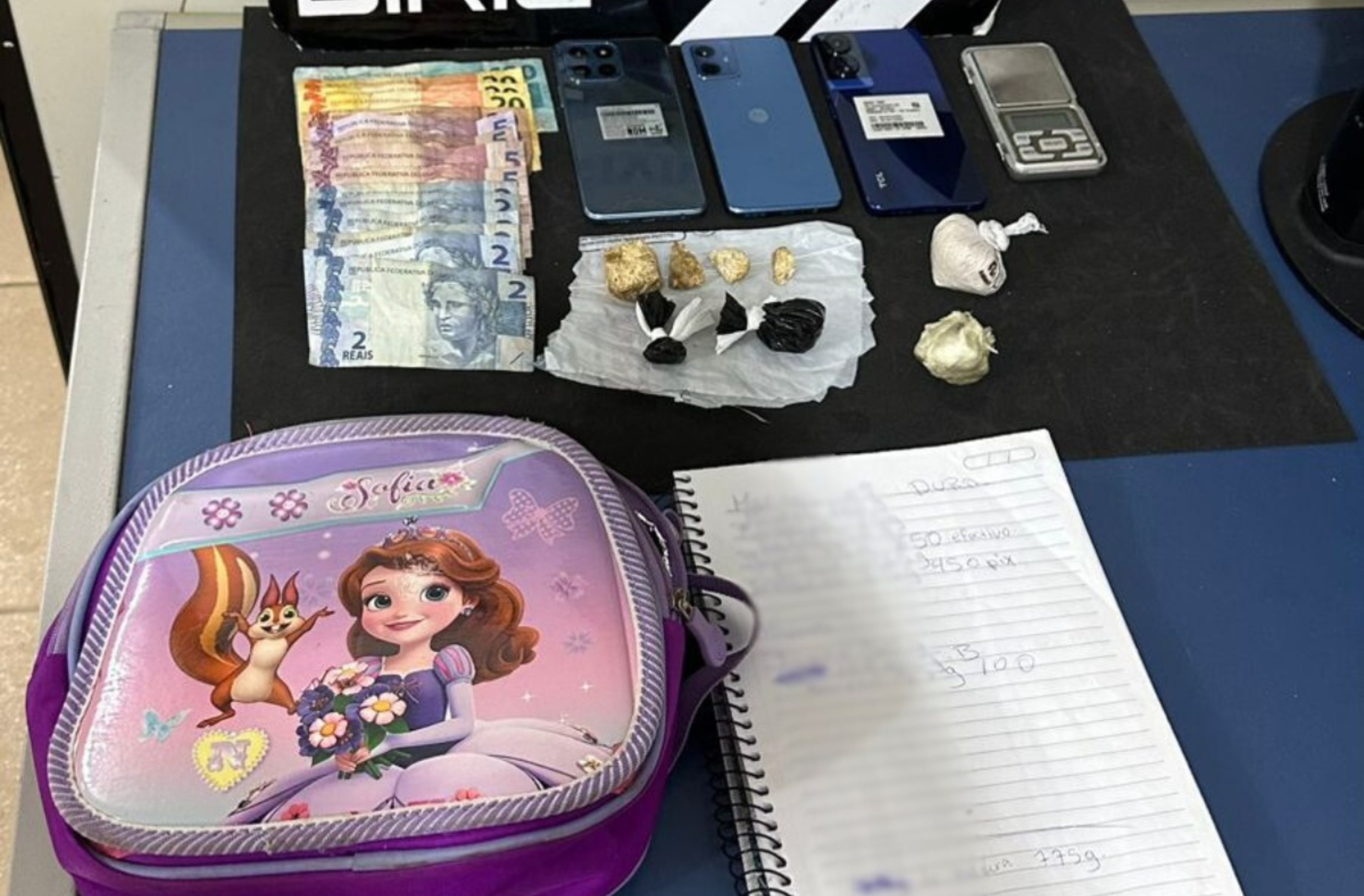 Mulher é presa suspeita de tráfico de drogas por 'delivery' na Zona Oeste de Boa Vista