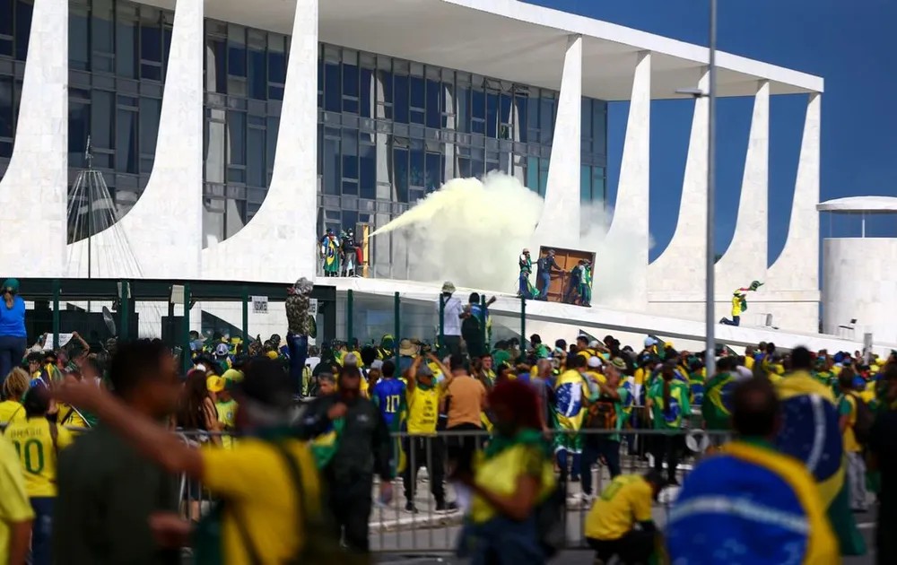 Polícia Federal prende acusada de participar de atos golpistas de 8 de janeiro no interior de São Paulo 