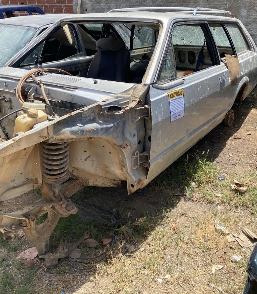 Prefeitura de Petrolina identifica 20 veículos abandonados nas ruas em dezembro