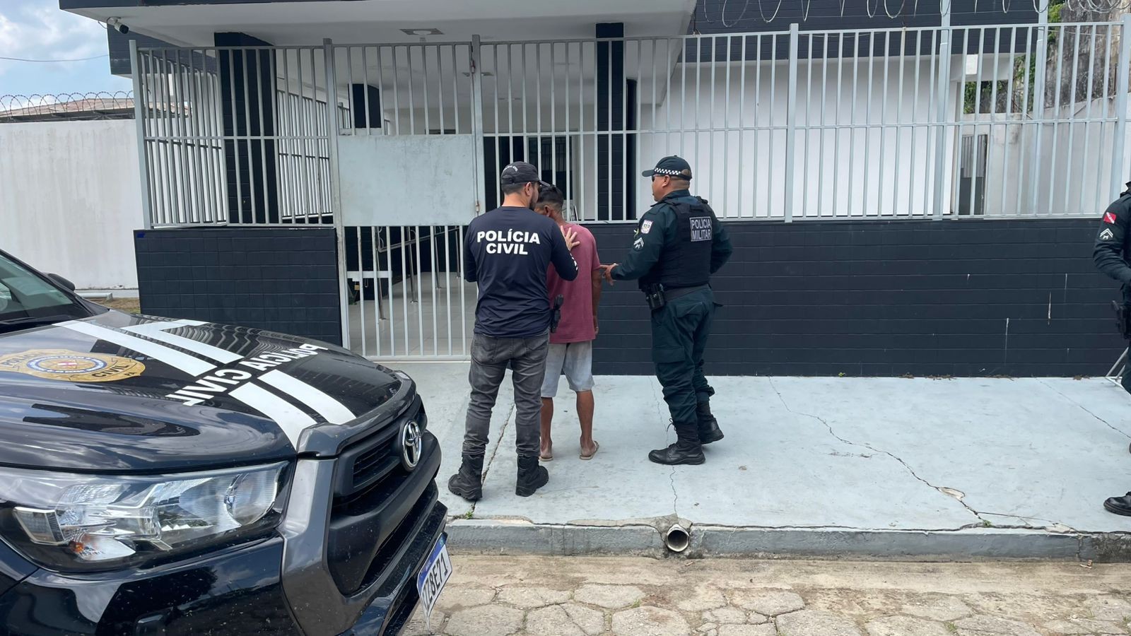 Homem é preso após agredir vítima a pauladas em bar no Pará