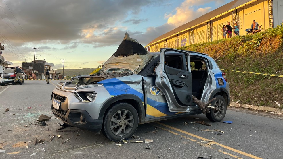 Idosa morre em acidente envolvendo carro da prefeitura de Serra da Raíz, no Brejo da Paraíba — Foto: Pedro Júnior/TV Cabo Branco 