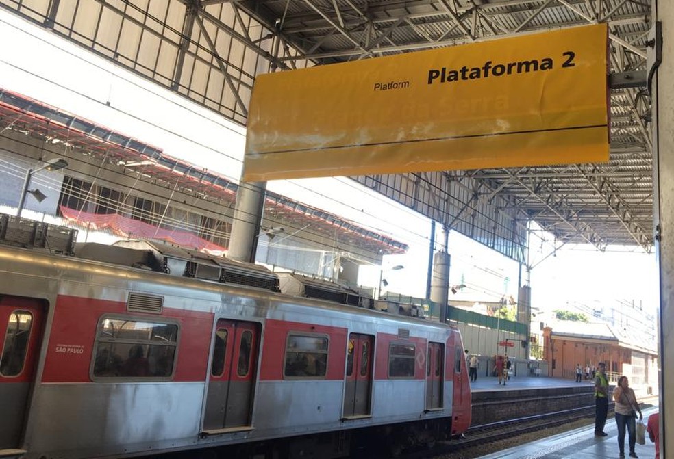 CPTM altera embarque de passageiros na estação Brás da linha-10, São Paulo