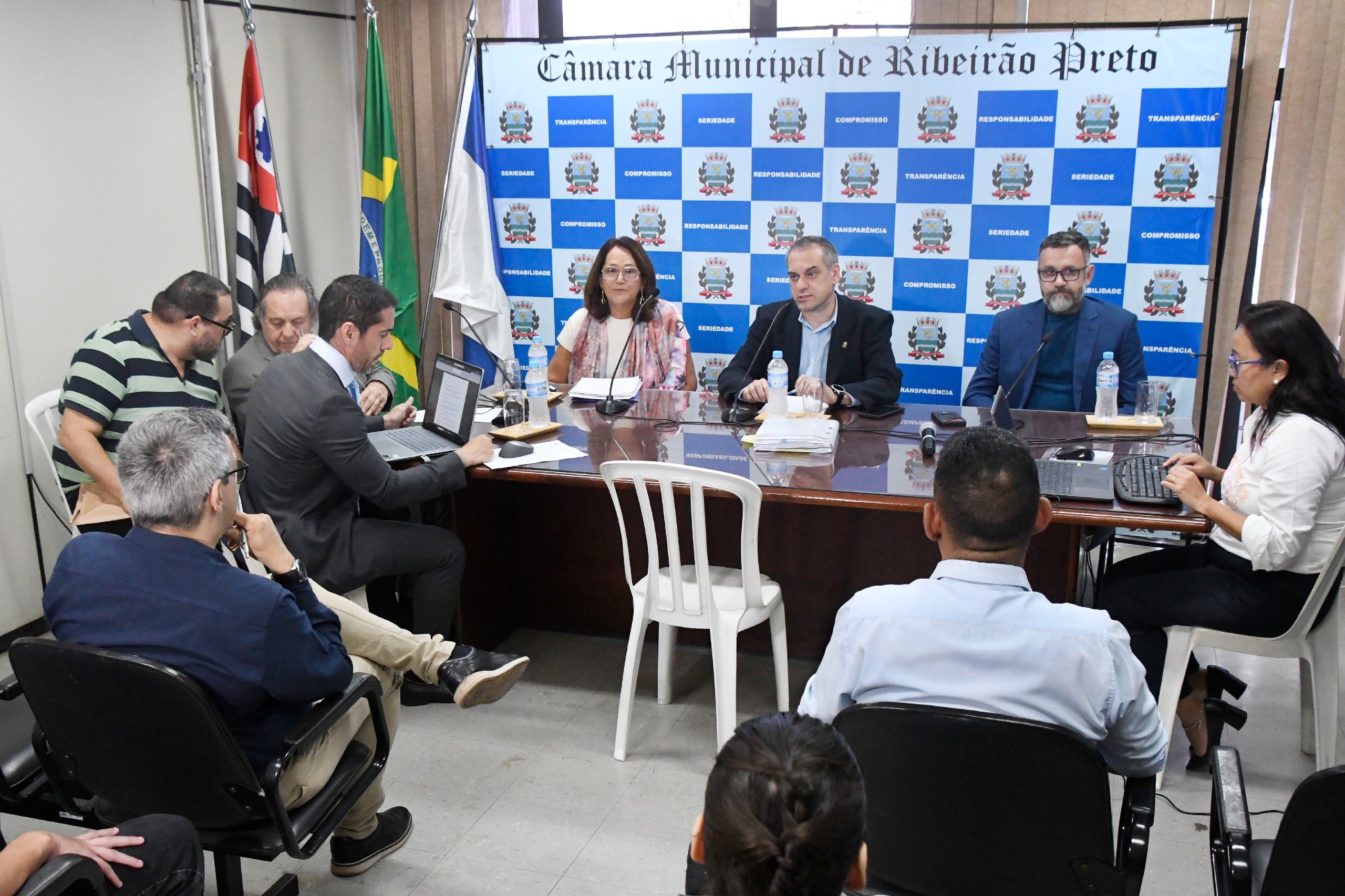 Ex-assessores divergem sobre suspeita de 'rachadinha' contra Lincoln Fernandes em Ribeirão Preto, SP 