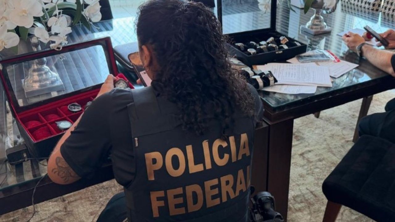 PF cumpre mandados em Manaus contra empresa investigada por fraude em contratos públicos de Rondônia