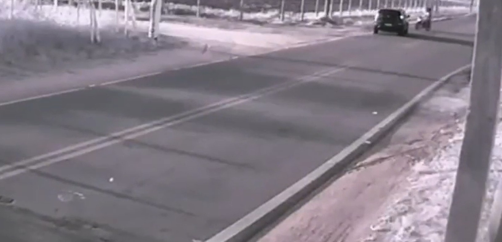 Imagens mostram carro em ultrapassagem irregular antes de colisão com moto em São Francisco de Itabapoana