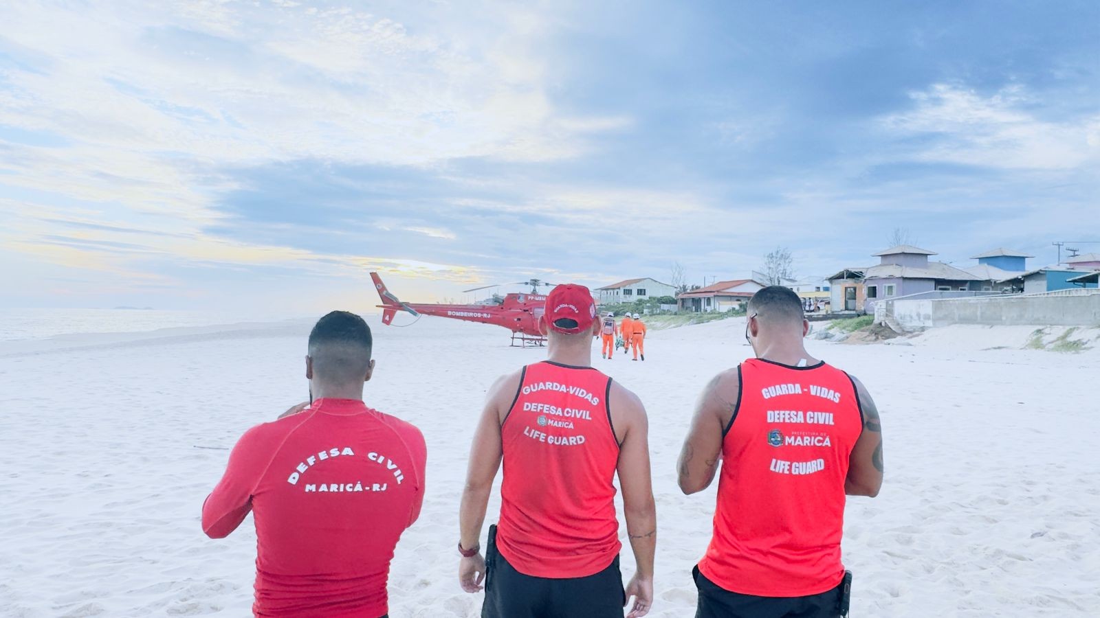 Mulher é resgatada após afogamento em Maricá 