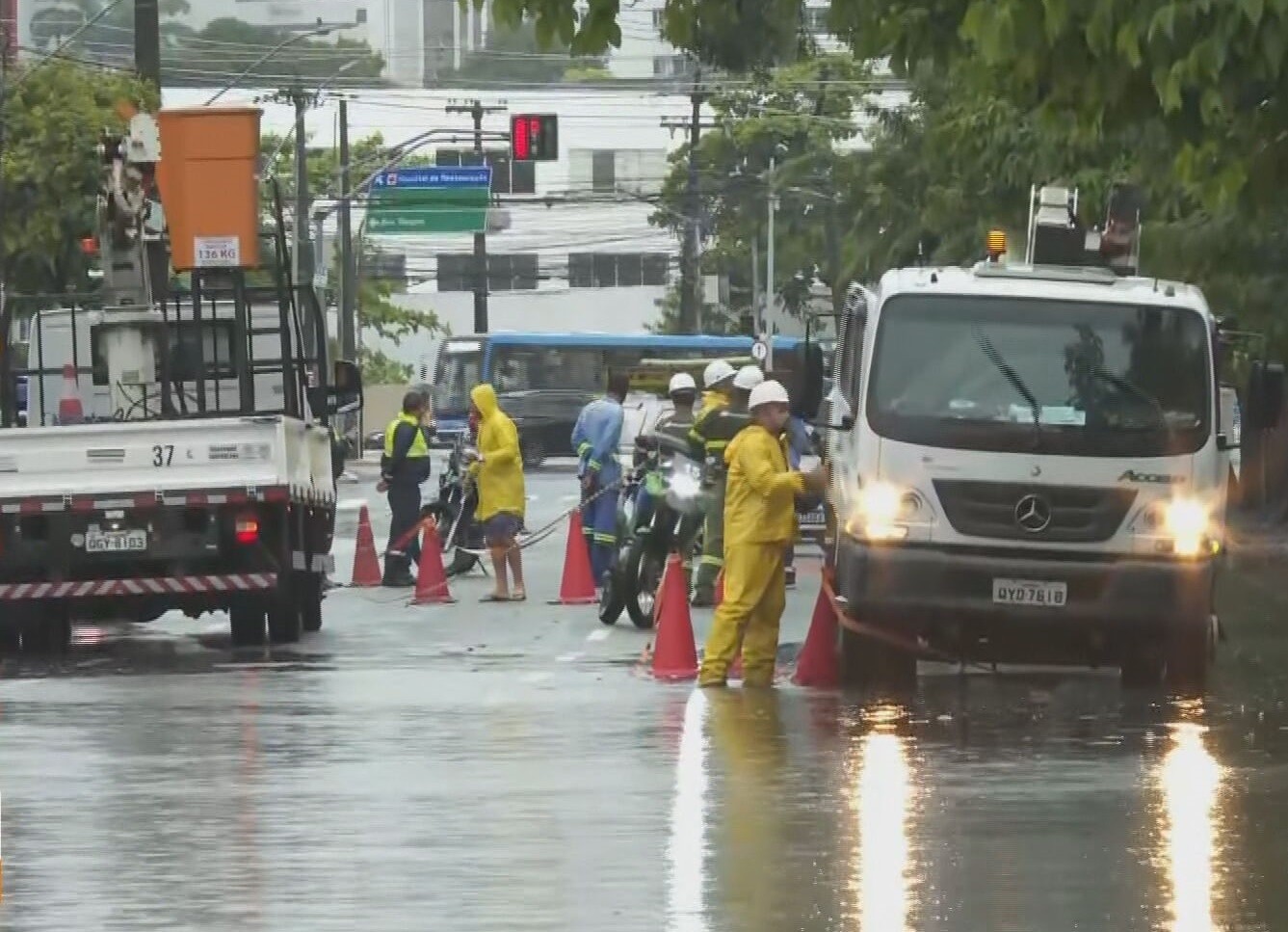 Grande Recife registra três mortes em dia de chuva forte e mais de 100 pessoas ficam desalojadas