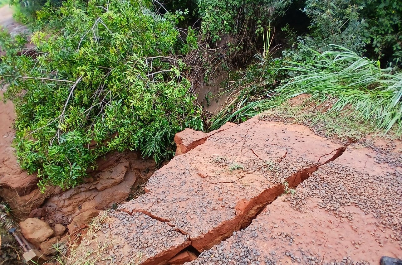 Quatro pontes são interditadas em Valentim Gentil após forte chuva; acumulado foi de 100 mm durante madrugada 