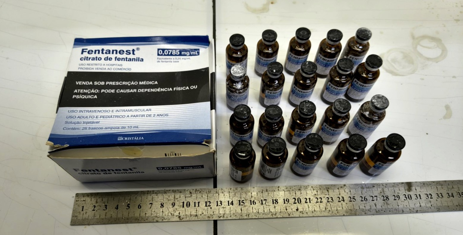 PF faz primeira apreensão de fentanil em Pernambuco; jovem é presa em fragrante no Grande Recife