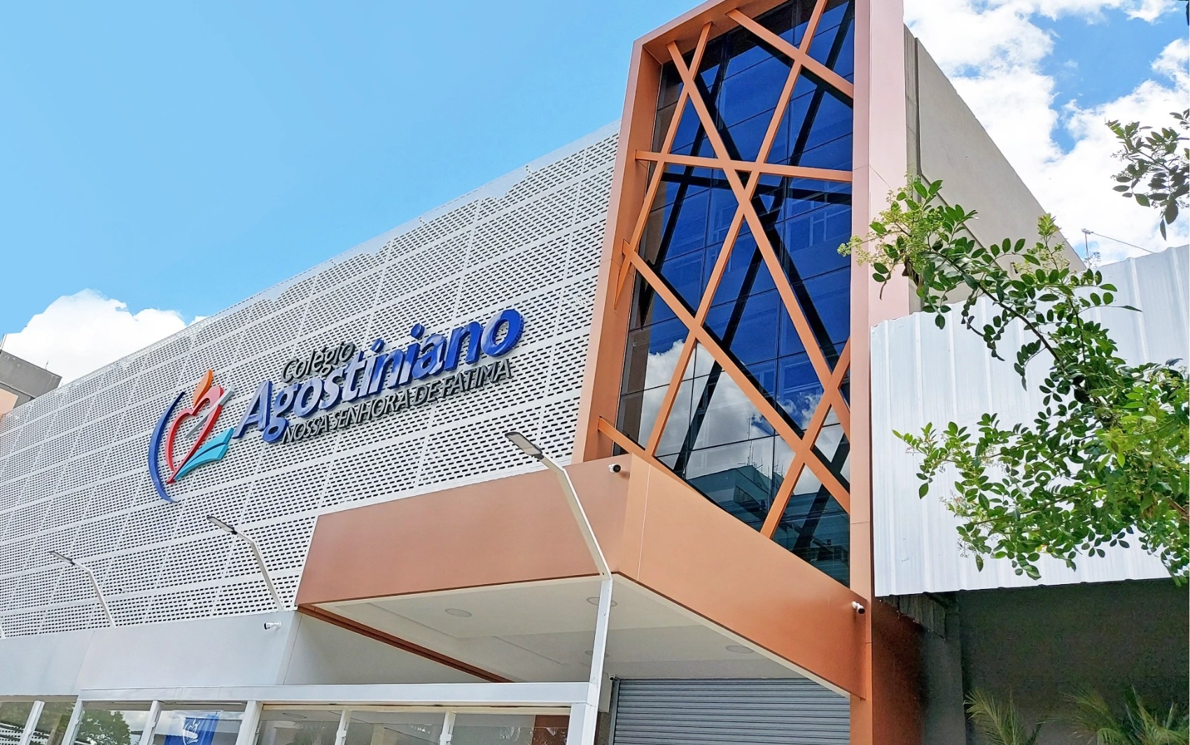 Colégio Agostiniano comemora aniversário com inauguração de fonte, em Goiânia