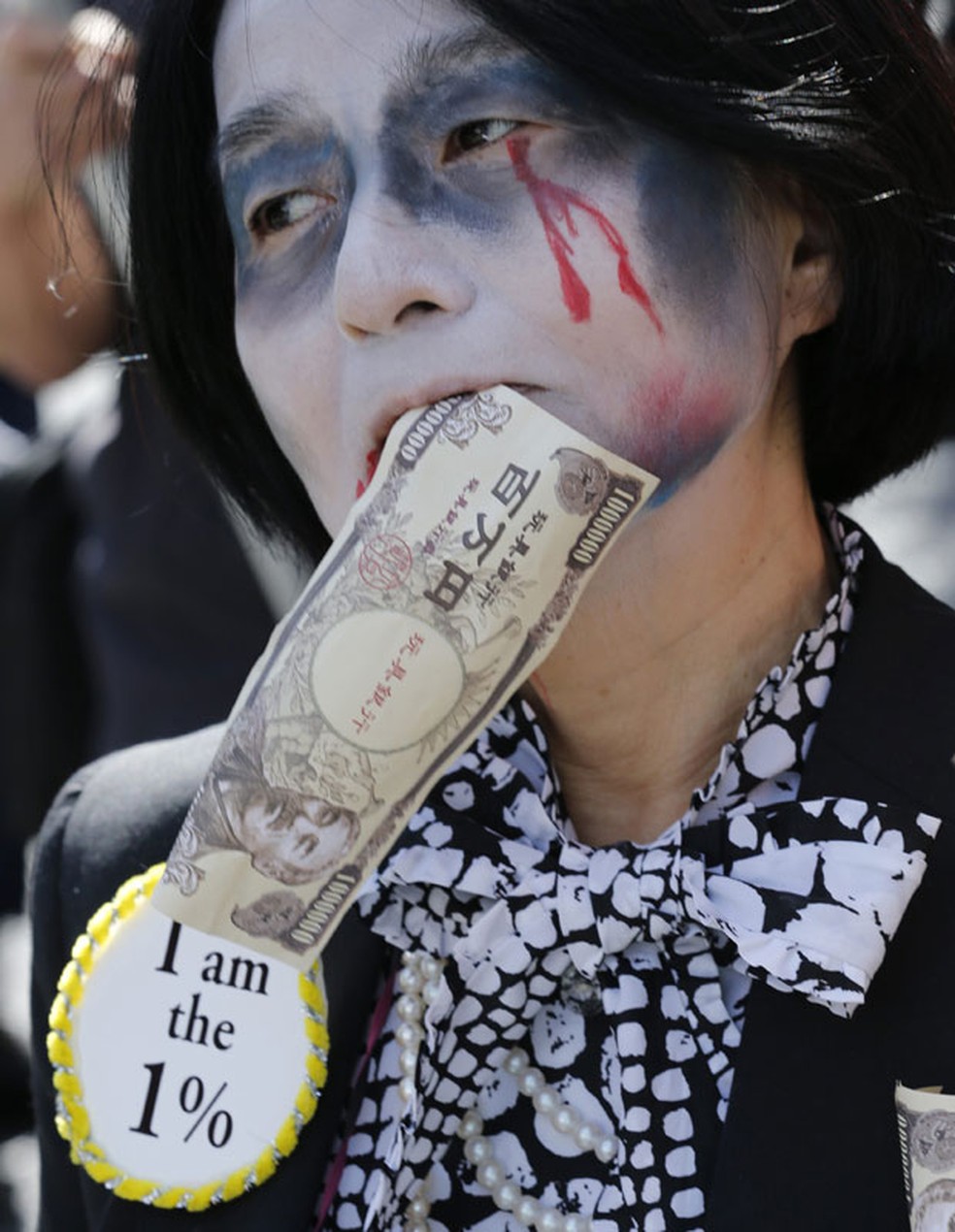Imagem de 2016 mostra manifestantes contra o plano do governo japonês de voltar a usar energia nuclear após a crise de Fukushima em 2011. O protesto ocorre um dia após a empresa responsável pela usina nuclear admitir que minimizou os riscos de um acidente — Foto: Kim Kyung-Hoon/Reuters
