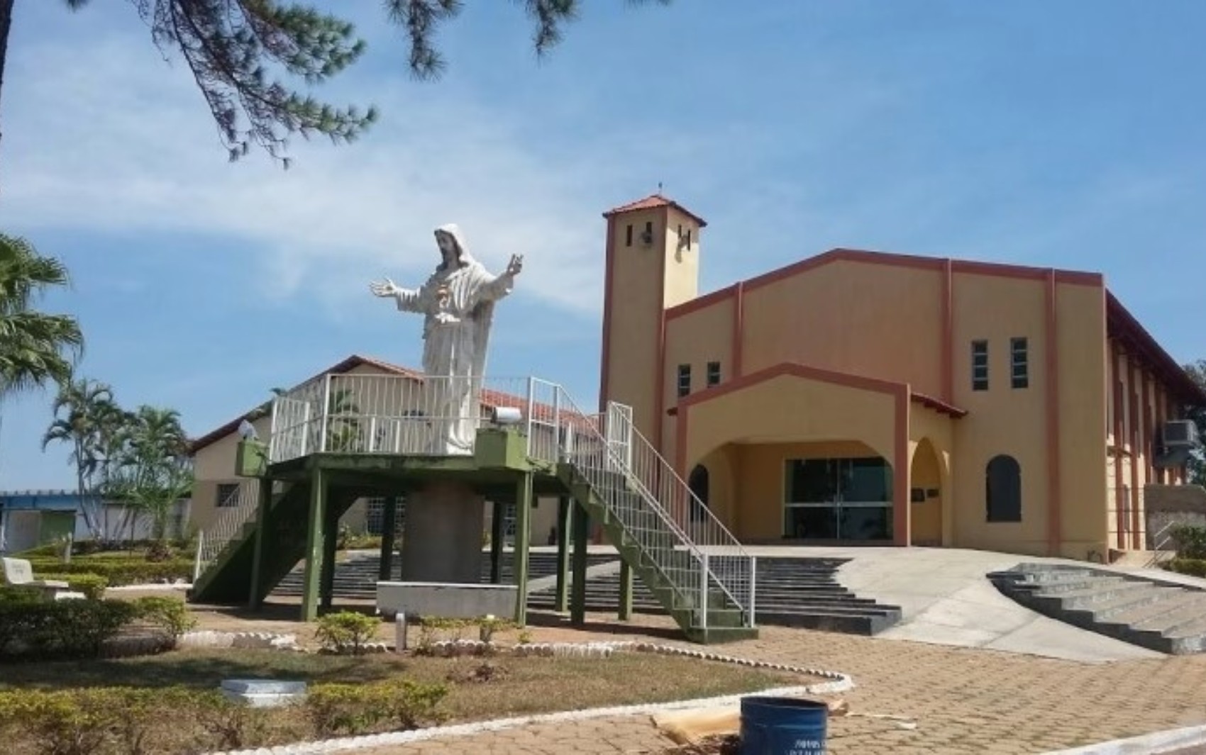Cidade em Goiás lança concurso público com salários de até R$ 4,9 mil; saiba como se inscrever