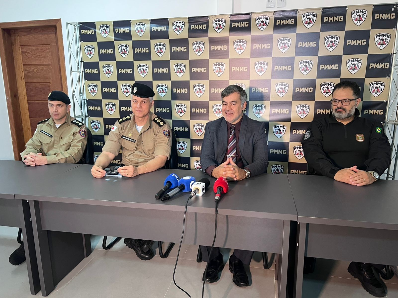 Operação da PF e PM prende 13 foragidos da Justiça em seis cidades de MG