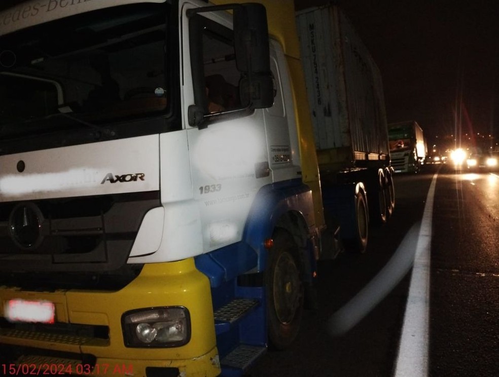Acidente entre carretas interdita rodovia Anhanguera em Jundiaí (SP) — Foto: Artesp/Divulgação