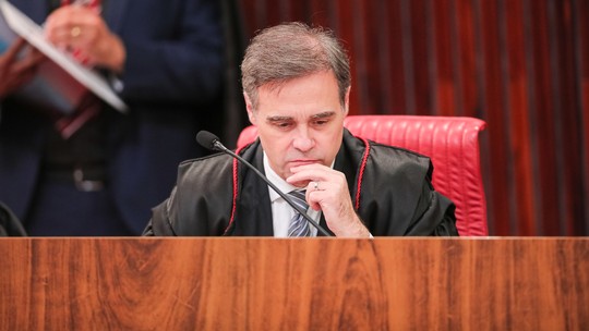 Mendonça paralisa julgamento após TSE formar maioria contra decisão dele