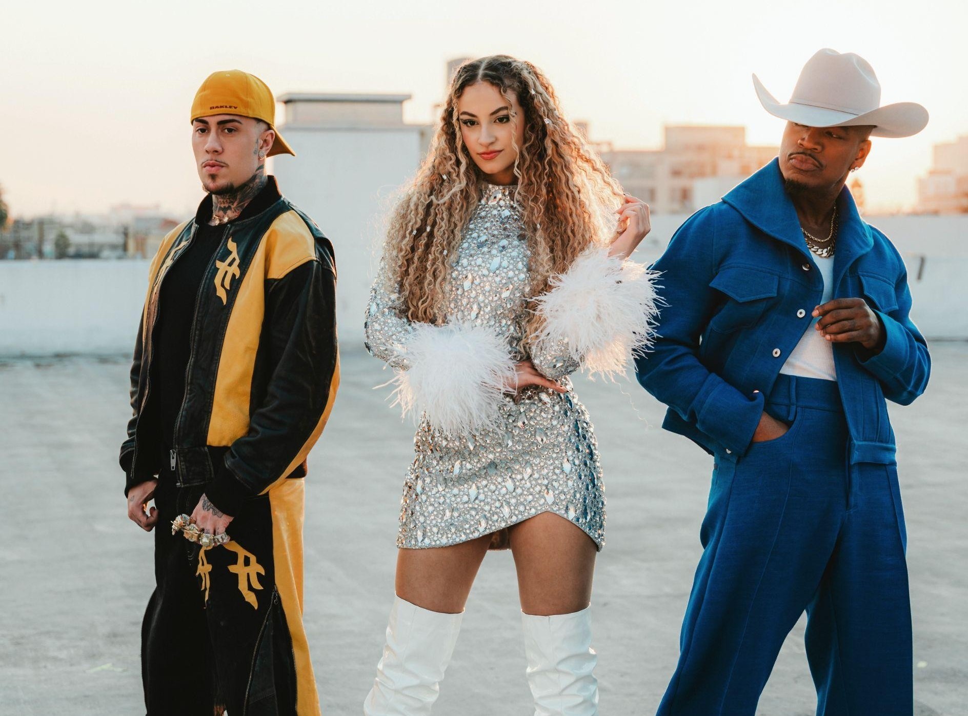 Quem é a cantora de 19 anos de SC que colocou Ne-Yo em seu primeiro feat com o Brasil