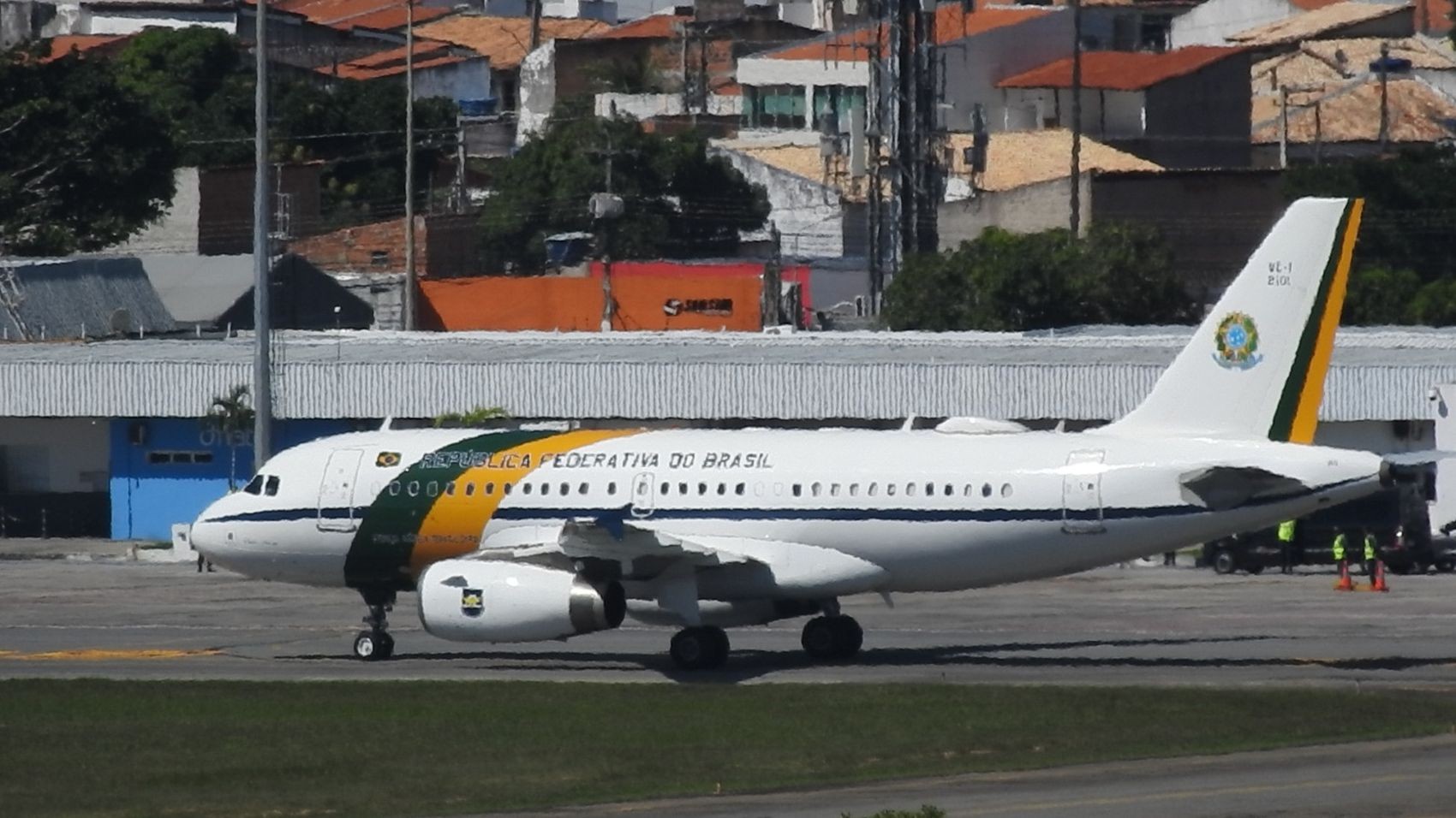 Lula desembarca em Sergipe para anúncio de investimentos da Petrobras e visitas a hospitais 