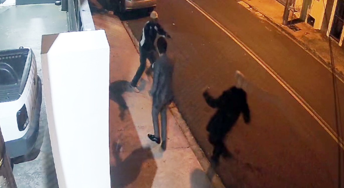 VÍDEO: apresentador de TV é abordado por homem armado na saída de emissora em Limeira