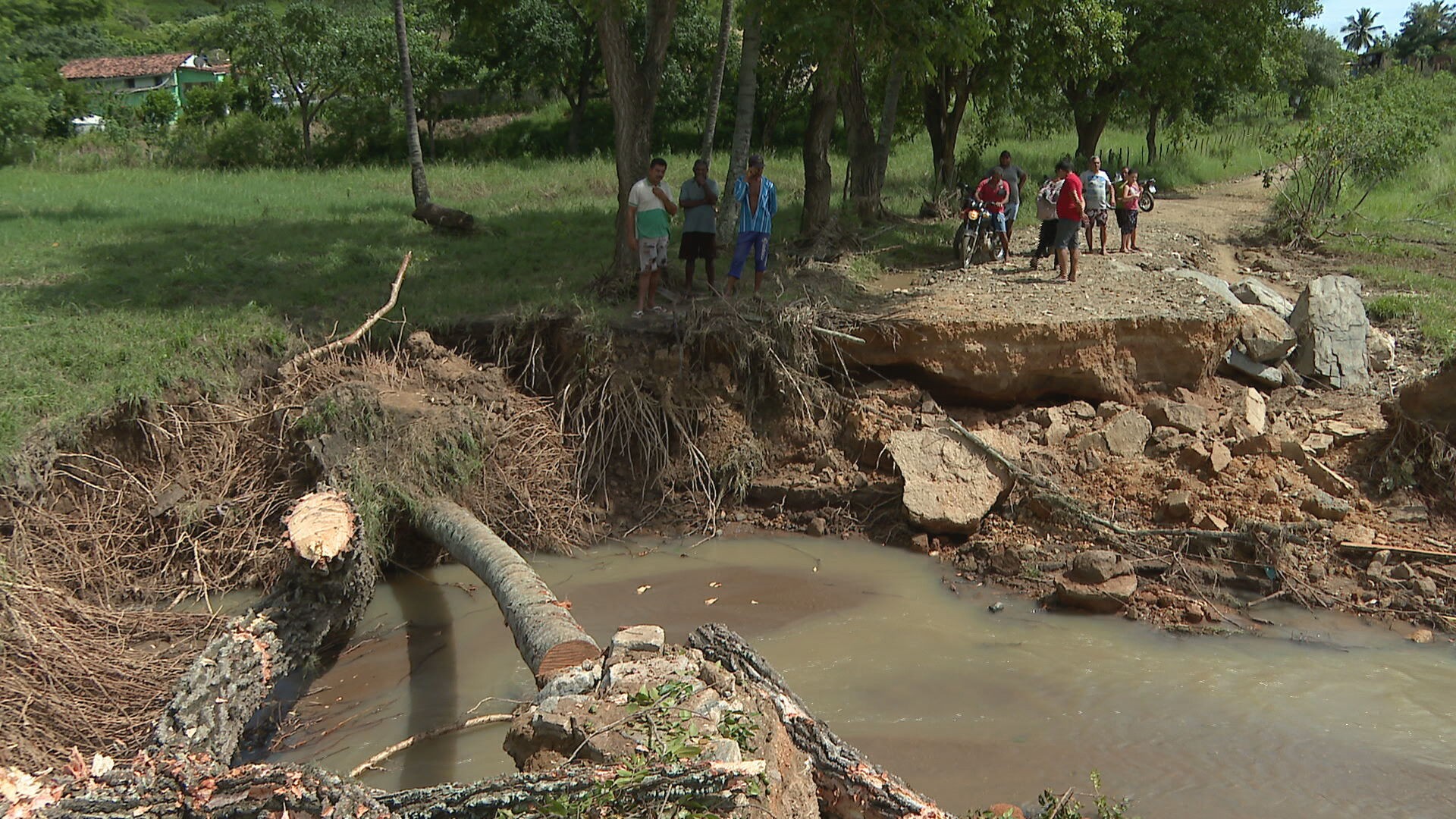 Moradores de 11 cidades atingidas por chuva forte em PE têm direito a saque calamidade do FGTS; saiba como solicitar