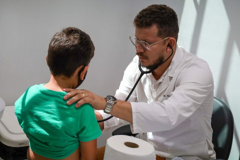 Fiocruz informou que sinal é de crescimento no Acre é puxado, principalmente, pelos casos em crianças  — Foto: Odair Leal/Sesacre