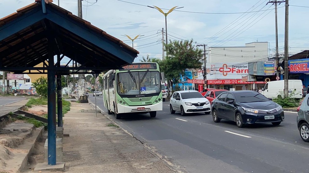 Como chegar até Arena Champions Dm em Manaus de Ônibus?