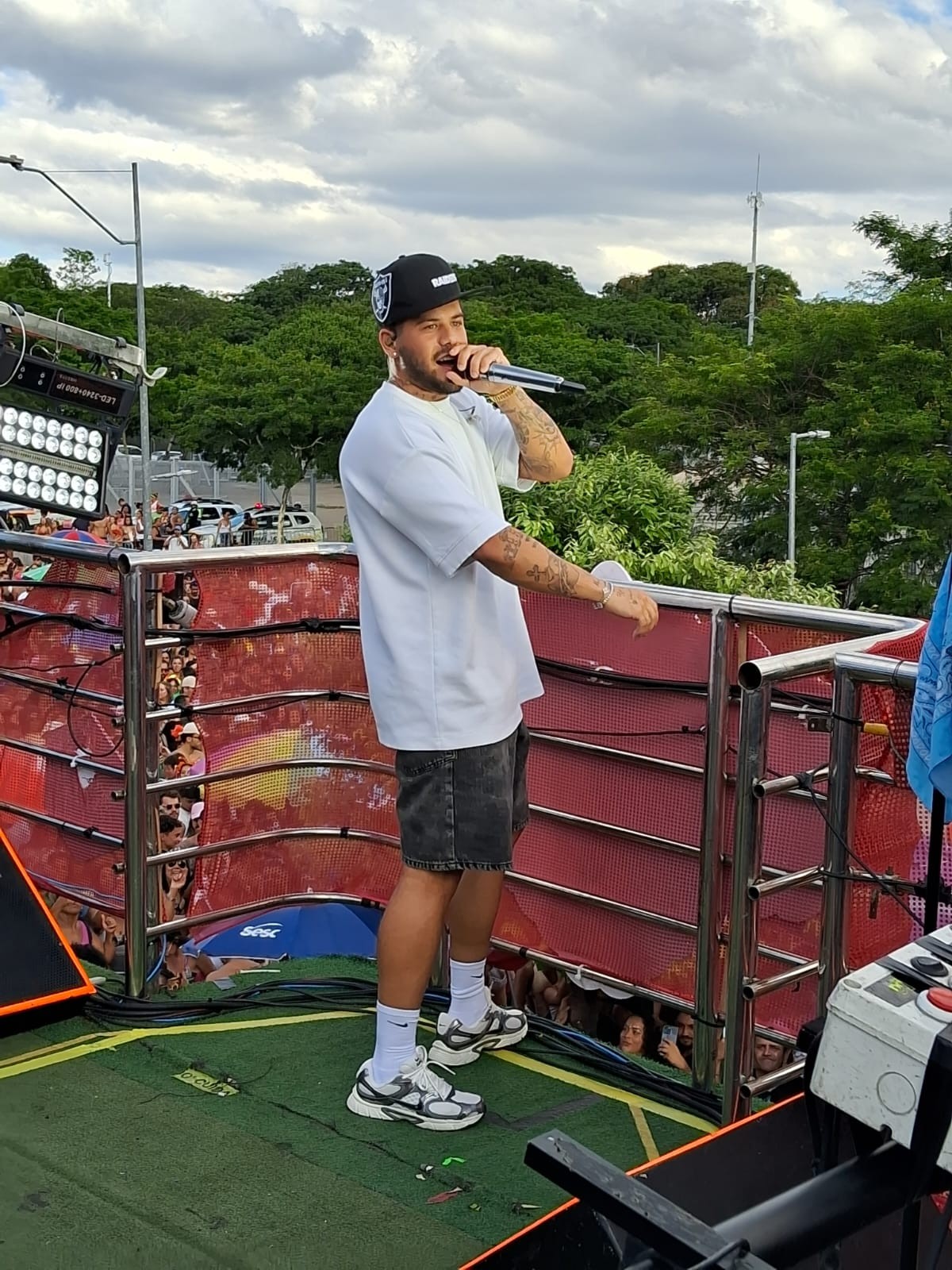 Zé Felipe agita carnaval de BH com trio na Pampulha 